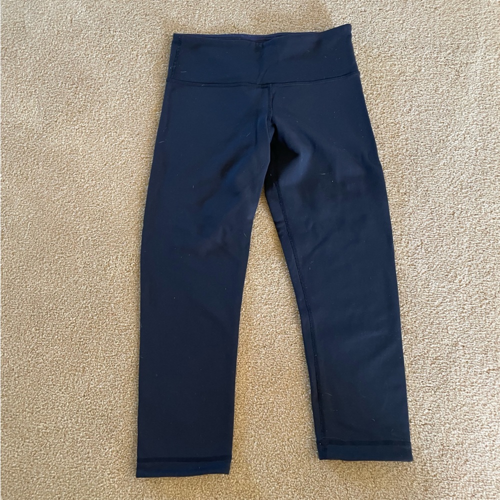 Lululemon black cropped leggings size 4